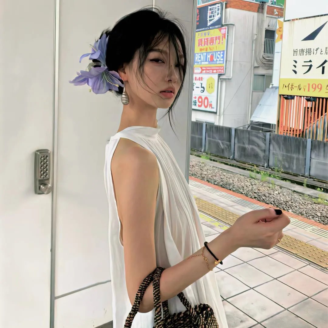 踮起脚尖靠近你
